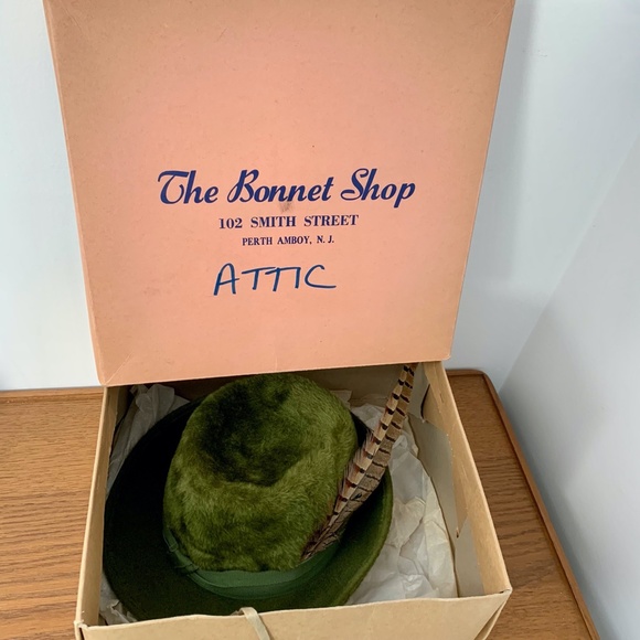 Vintage Original TOBY OF LONDON Hat Green Faux Fur Felt Feather Fedora Style - Picture 12 of 14